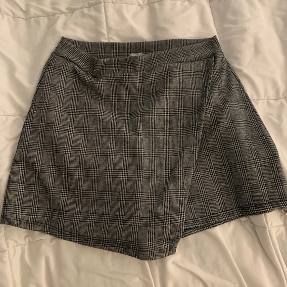 Charlotte Russe Dresses & Skirts - Plaid Skort Charlotte Russe Dresses & Skirts - Plaid Skort